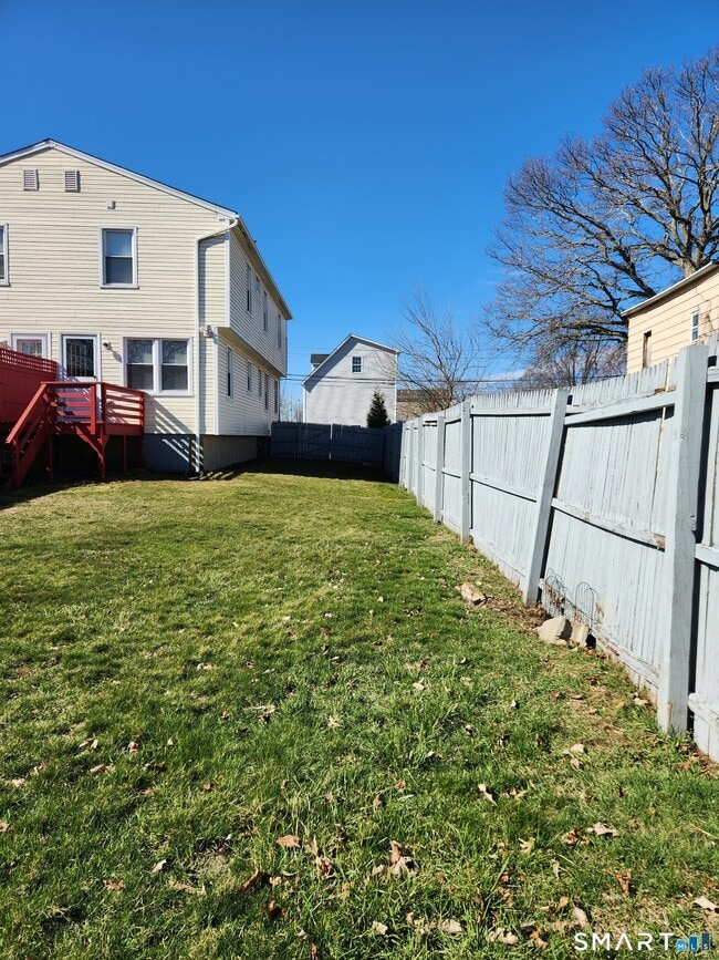 164 Meadowview Ave in Stratford, CT - Building Photo - Building Photo