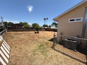 930 Goldenrod St in Escondido, CA - Foto de edificio - Building Photo