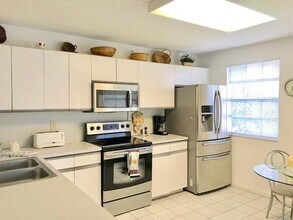 6593 Via Regina in Boca Raton, FL - Building Photo - Building Photo