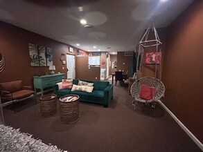 11609 Detroit Ave in Cleveland, OH - Foto de edificio - Building Photo