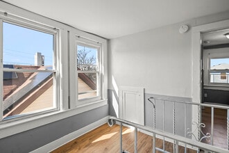 79 Irving St, Unit 2 in Newark, NJ - Building Photo - Building Photo