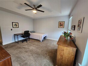 5514 Viola Lee Wy in Lutz, FL - Building Photo - Building Photo