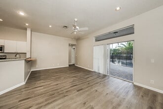 966 Bluewood Terrace in Weston, FL - Building Photo - Building Photo