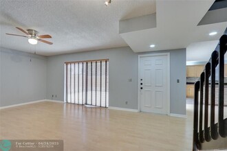 4091 Palm Bay Cir in West Palm Beach, FL - Building Photo - Building Photo