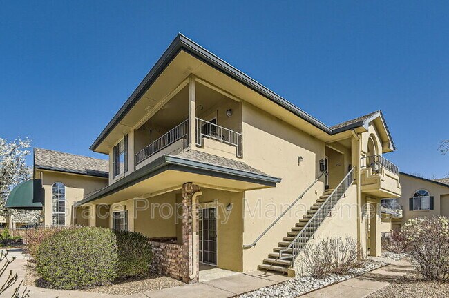 8681 E Dry Creek Rd in Centennial, CO - Building Photo - Building Photo
