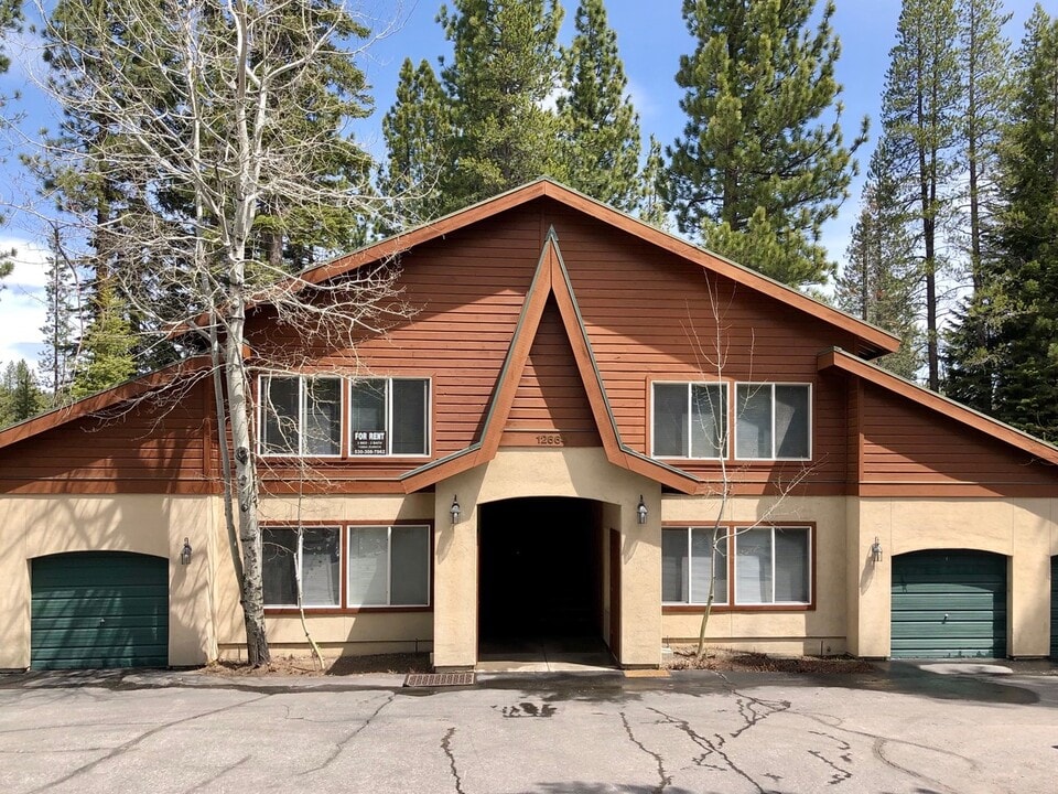 12664 Zurich Pl, Unit 4 in Truckee, CA - Building Photo