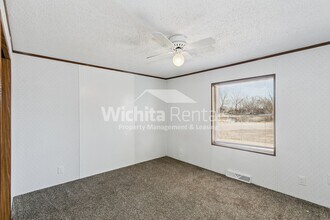 3315 W Fernwood St in Wichita, KS - Building Photo - Building Photo