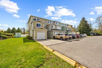 11023 SE 204th St in Kent, WA - Building Photo - Building Photo