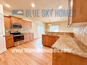 1230 W Loretta St in Meridian, ID - Foto de edificio - Building Photo
