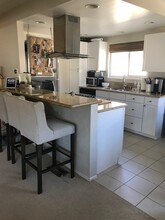 745 Center Pl, Unit A in Manhattan Beach, CA - Building Photo - Building Photo