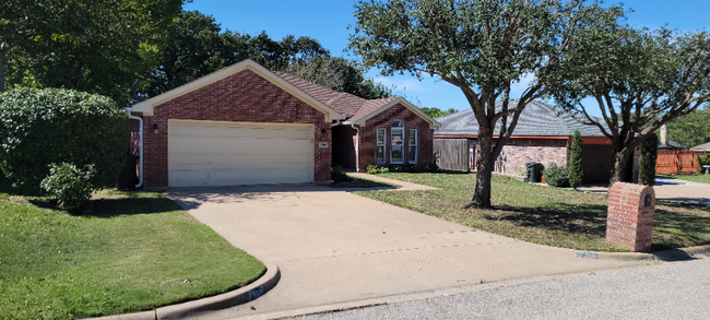 7308 Meadows Dr N in Forest Hill, TX - Building Photo - Building Photo