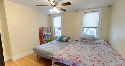 30 Cameron St, Unit 1 in Brookline, MA - Foto de edificio - Building Photo