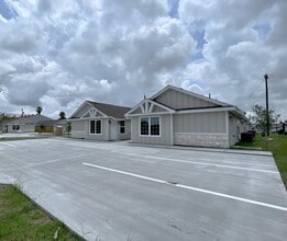 2207 Northridge Ave in Harlingen, TX - Foto de edificio - Building Photo