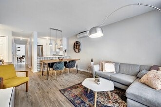 300 E 30th St in New York, NY - Foto de edificio - Building Photo