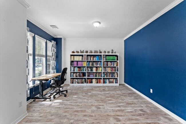 property at 1615 Noble Pointe Dr