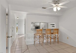 13160 Kings Point Dr in Ft. Myers, FL - Building Photo - Building Photo