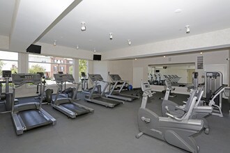 Capstone Quarters in Urbana, IL - Foto de edificio - Interior Photo