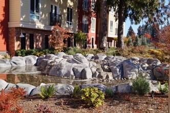 Bell Tower at Old Town Square Apartments in Wilsonville, OR - Foto de edificio - Building Photo