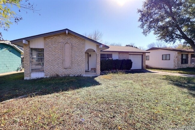 304 Deborah Dr in Converse, TX - Foto de edificio - Building Photo