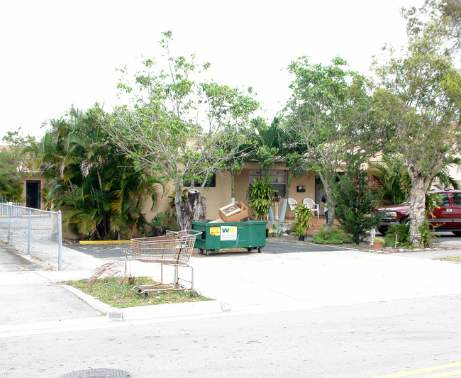 455 E 26th St in Hialeah, FL - Building Photo - Building Photo