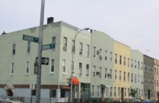 728 Lorimer St in Brooklyn, NY - Building Photo - Building Photo