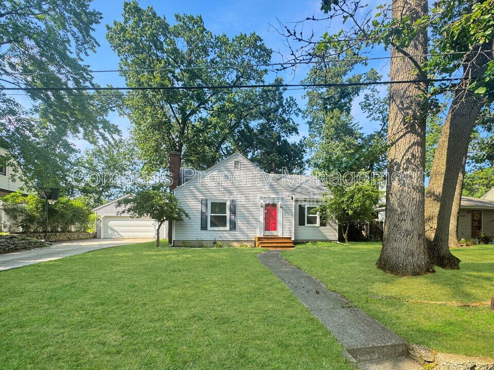 1733 Batchawana St SE in Grand Rapids, MI - Building Photo