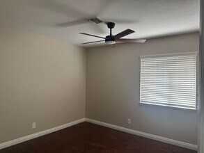 6600 Escalon Dr in Las Vegas, NV - Building Photo - Building Photo