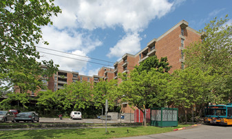 Center Park Apartments