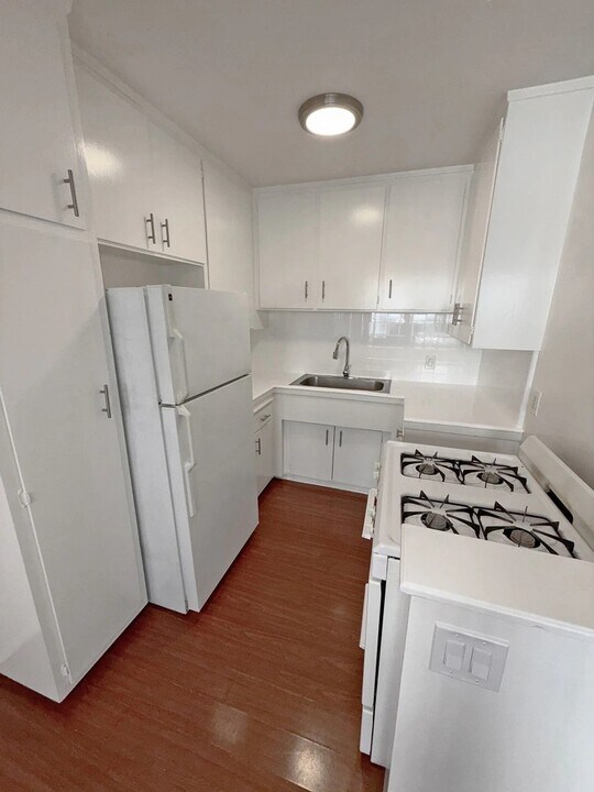 3630 Westwood Blvd in Los Angeles, CA - Building Photo