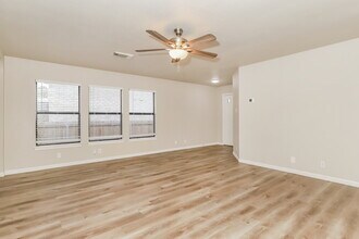 9124 Gambier Dr in San Antonio, TX - Building Photo - Building Photo