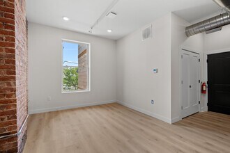 266 E Michigan Ave, Unit 303 in Kalamazoo, MI - Building Photo - Building Photo