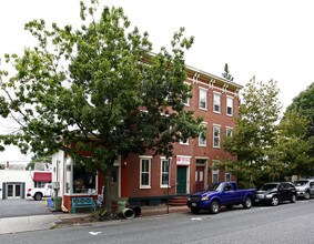 346 Farnsworth Ave in Bordentown, NJ - Foto de edificio - Building Photo