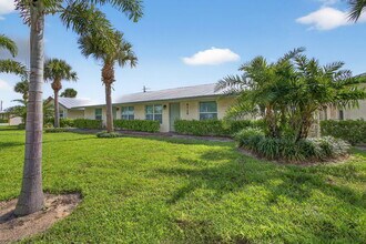 8729 SE Hobe Ridge Ave in Hobe Sound, FL - Building Photo - Building Photo