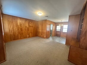 1575 Longfellow Dr in Beaumont, TX - Foto de edificio - Building Photo