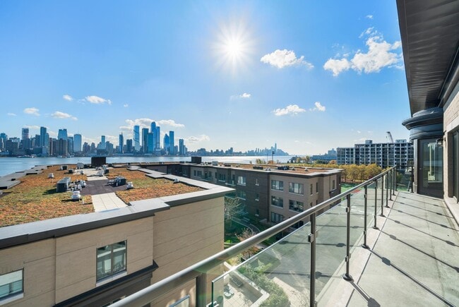 100 Eton Row in Weehawken, NJ - Building Photo - Building Photo