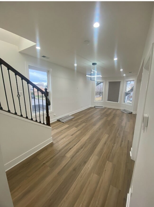 5355 S Wood St in Chicago, IL - Building Photo - Building Photo