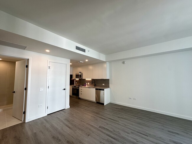 114 NE 22nd St, Unit A2 in Miami, FL - Building Photo - Building Photo