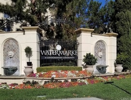 2207 Watermarke Pl, Unit Watermarke Condo in Irvine, CA - Building Photo