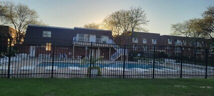 6 Villa Verde Dr in Buffalo Grove, IL - Foto de edificio - Building Photo
