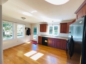 130R Billington St in Plymouth, MA - Building Photo - Building Photo