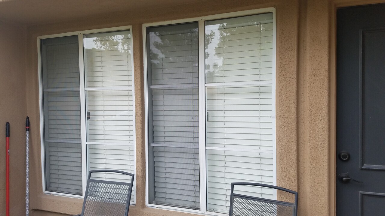 235 S Cross Creek Rd in Orange, CA - Building Photo