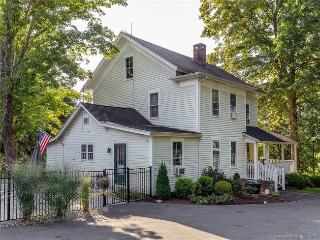 80 Old Town Park Rd in New Milford, CT - Building Photo - Building Photo