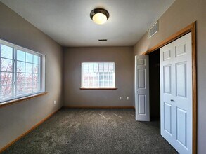 2190 W Lake Rd in North Liberty, IA - Building Photo - Building Photo