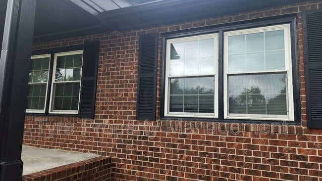 1008 Brownlea Dr in Greenville, NC - Building Photo - Building Photo
