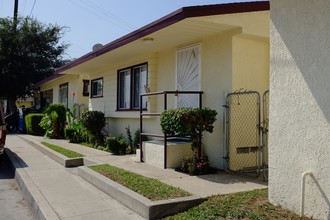 7915 Salt Lake Ave in Huntington Park, CA - Foto de edificio - Building Photo