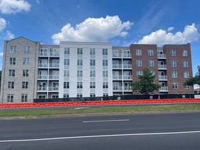 Triton Scotts Addition - Monument in Richmond, VA - Foto de edificio - Building Photo