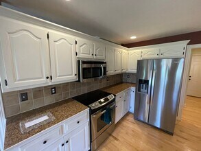 2660 S Laurel Ave in Springfield, MO - Building Photo - Building Photo