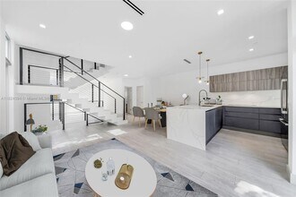 2926 Bird Ave in Miami, FL - Building Photo - Building Photo