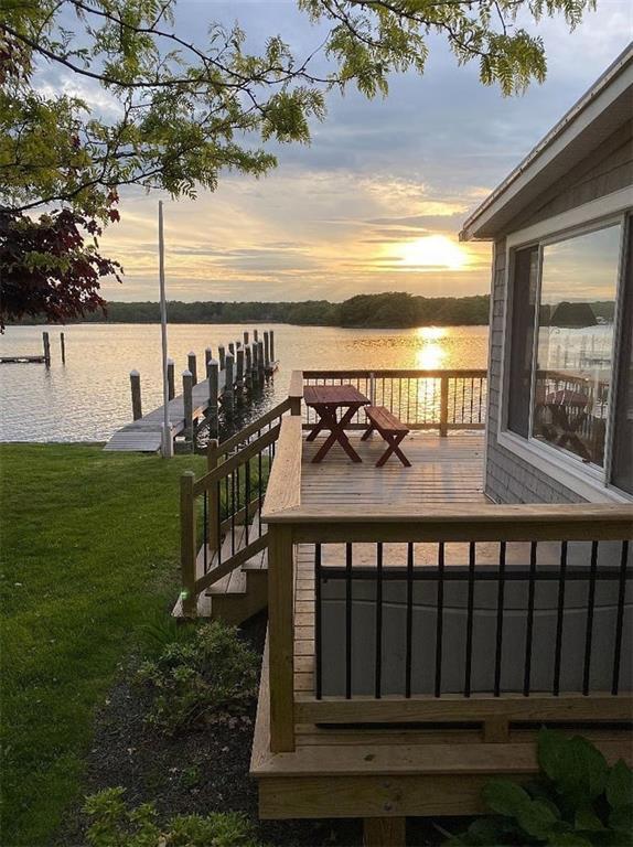 307 Winchester Dr in South Kingstown, RI - Building Photo - Building Photo
