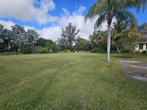 13835 49th St N in Royal Palm Beach, FL - Building Photo - Building Photo